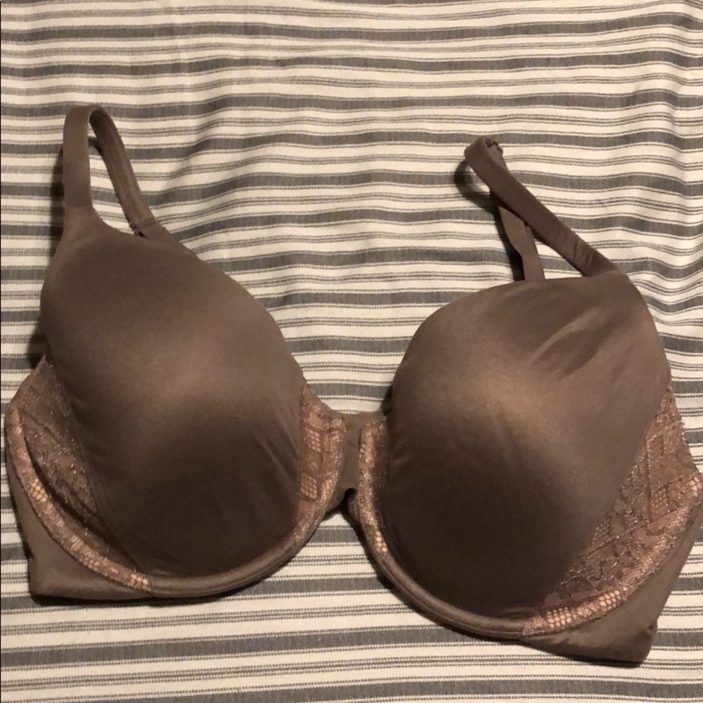 NWOT perfect coverage body by Victoria secret bra